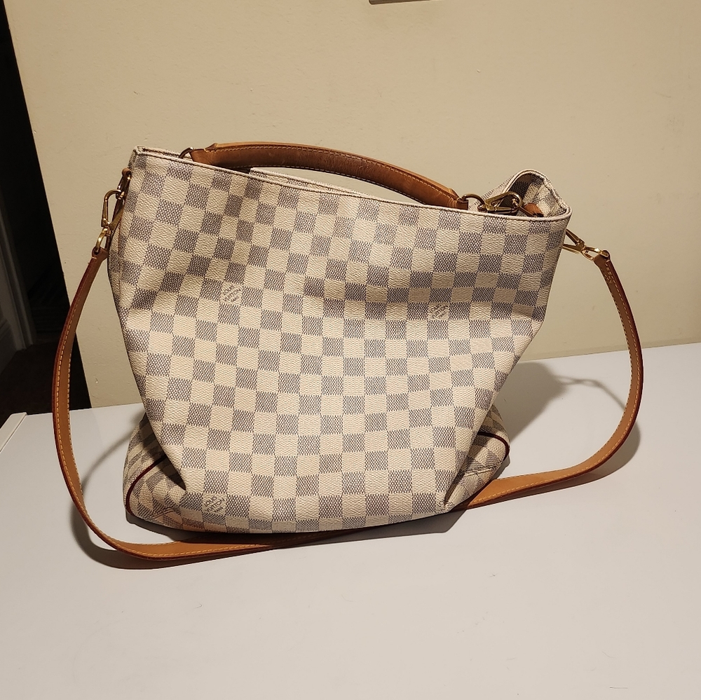 LouisVuitton soffi